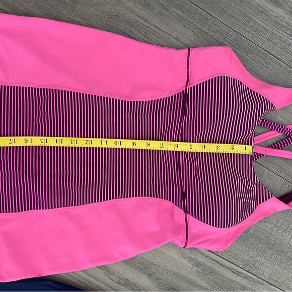 Lululemon Energy Tank - qty 2 - both size 8 - Picture 6 of 6